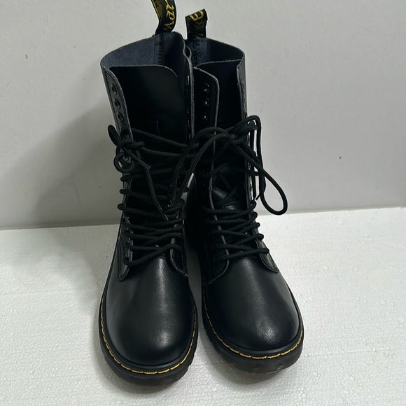 Dr martens lace up boots black size 39 new